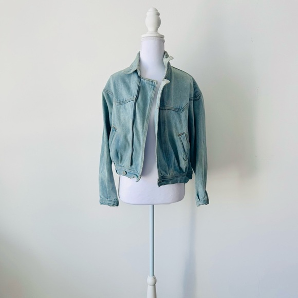 Brandy Melville Isabelle Cropped Denim Jacket 💙 - Picture 9 of 12